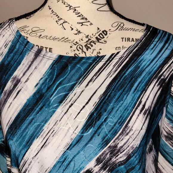 JM Collection, Large, lightweight top - Picture 2 of 11